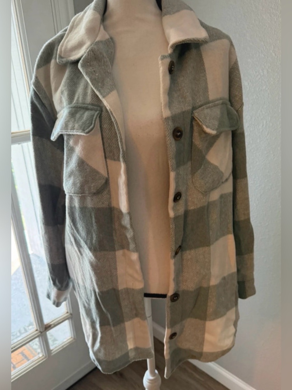 Love Tree Womens Green and Cream Plaid Shacket Jacket